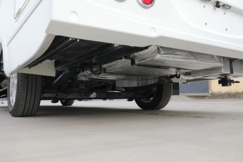 36.8万的C型房车，究竟是噱头还是馅饼？get?code=NGRjNDlhMWI1ZmIwZjM2NzIxODE5ZGQyNzBkMDk4ZDIsMTY2MTkyMjUxMzgwNg==