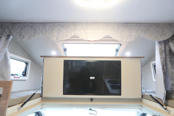 拓锐斯特“欧畅版TIC-621A”依维柯双拓展C型房车 WLH_6838