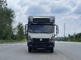 鑫领航统帅方仓房车