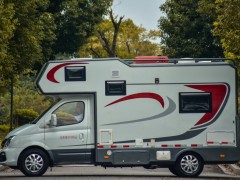 2019款博微全铝板C型房车 全铝板车身U型卡座C型