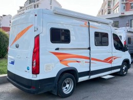 21年中恒房车 大通V90