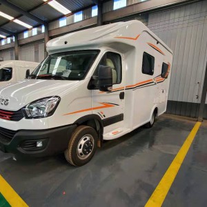 双景依维柯欧盛自动挡C型房车