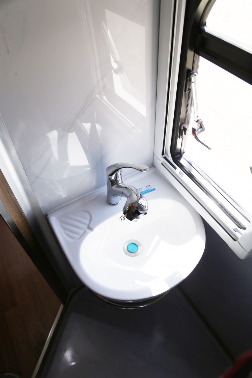 新飞房车新伽途旅居版 13.98万元 IMG_9559