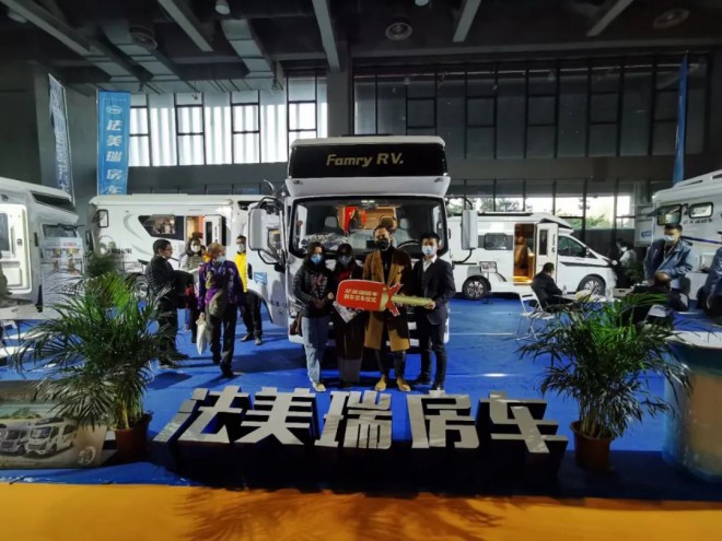 33.98万【海角7号】尊尚版房车2021火力全开！高配车型，超高性价比！图片
