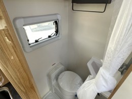 铭城房车 依维柯双拓展