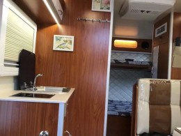 江苏灵锐房车 大通C型自动挡高配