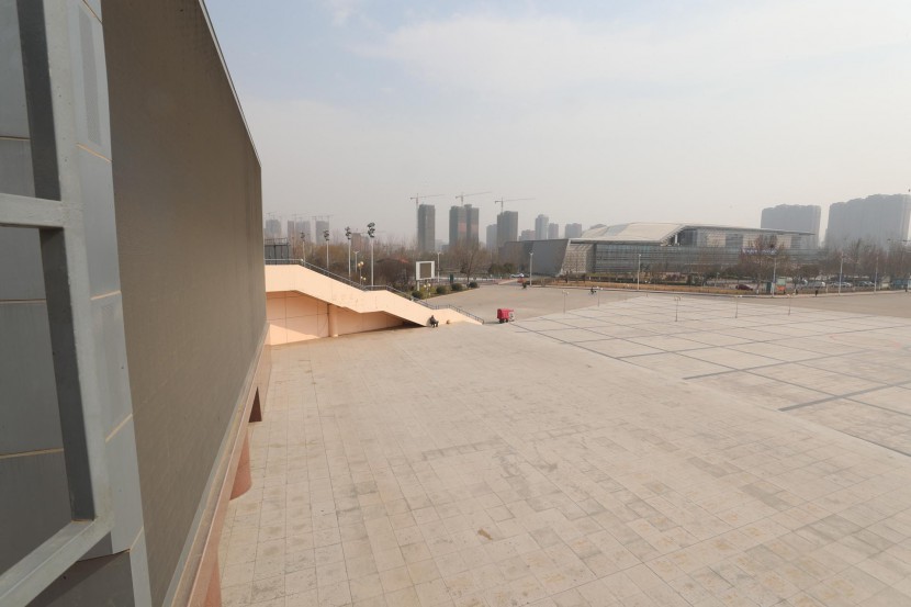 3.31郑州房车展场地河南省体育中心 WLH_3046