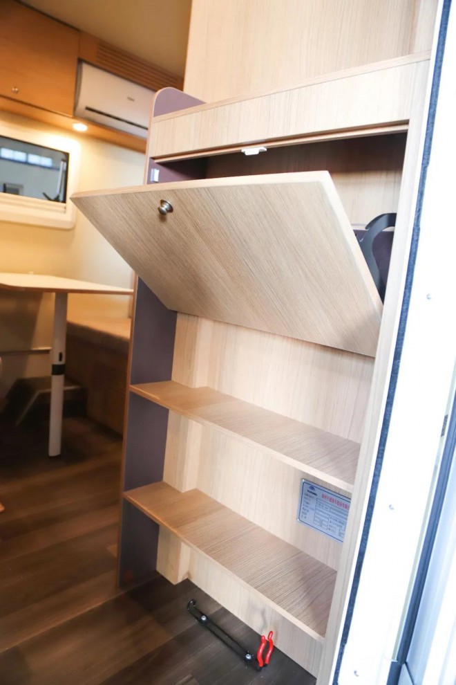 宇通T310上路版拖挂房车e35ce276885c4288a4e052c3f4d8a474