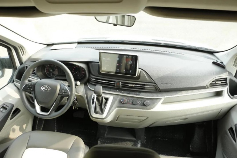 【首发】罗曼特斯T50，国六大通V90底盘自动挡房车正式下线接受预定de4093421bf74342a72f8fb23778f04d