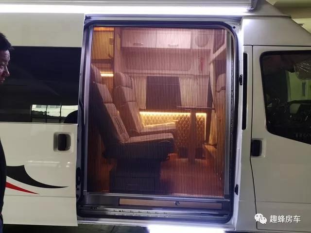 11.23杭州房车展趣蜂房车首创48V不差电房车,全系车型全面亮相杭州展51d8782707b74ff9a0e2b9bb559f2d27