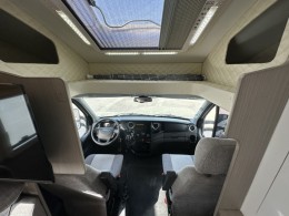 爱旅途 2020款依维柯小额头