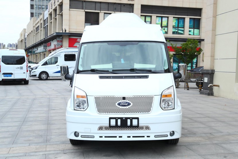 异形顶房车，庄重大气商务气息福客特家族独有尊崇格调 官方指导价56.6万元 03