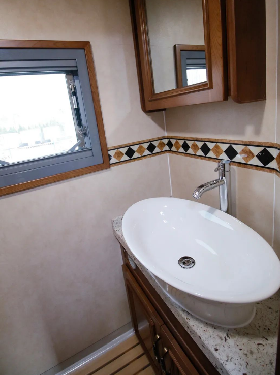 巨威曼卡壹号·耀·升降床版越野房车邀您参加9月2日郑州房车展,破势而出,硬核巨献!00d471091feadf9405e2534d7ba1758e_1654141955.73_342