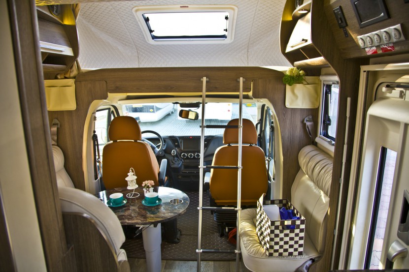 亚特房车 芳语之韵NEW DAILY 后扩展进口依维柯自动挡房车 90.8万元 IMG_5292