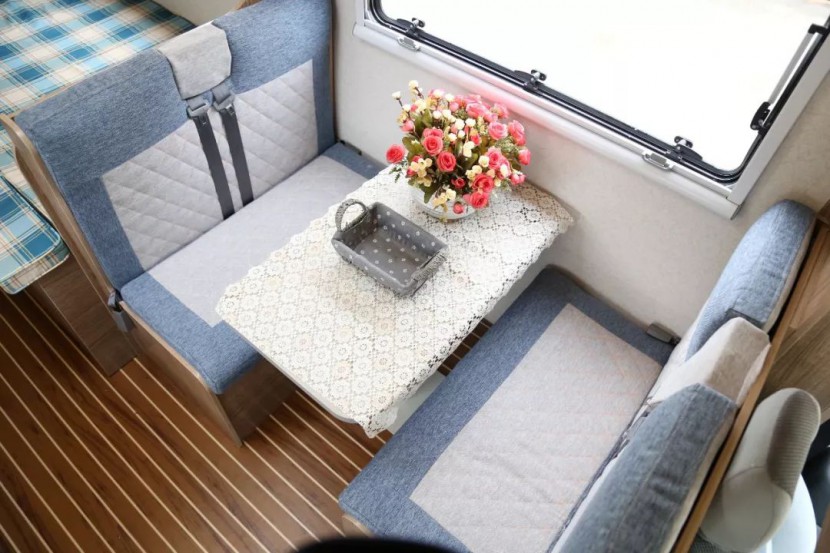 【4•12洛阳房车展】新飞房车专用汽车先进的冷藏及保温技术打造多款房车亮相展会