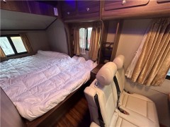 齐星   2019款依维柯后拓展C型房车