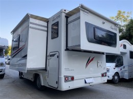 依维柯 20款依维柯C型双拓展房车