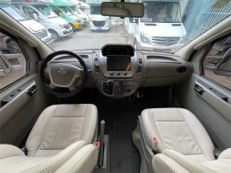 2018款上汽大通RV80 2.5T自动挡 C 型房车  上汽大通