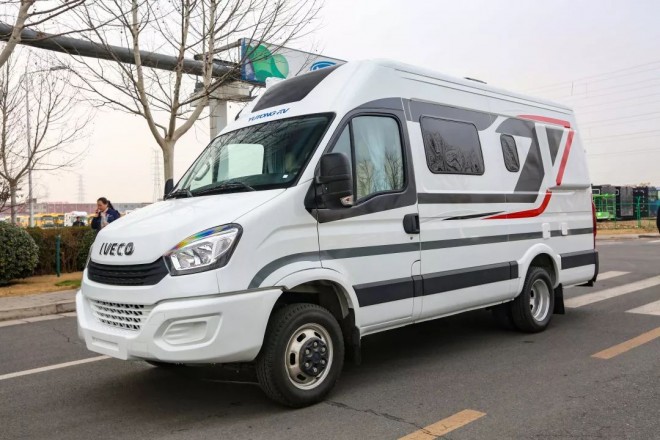 宇通依维柯欧胜B530标准版房车（横置床）