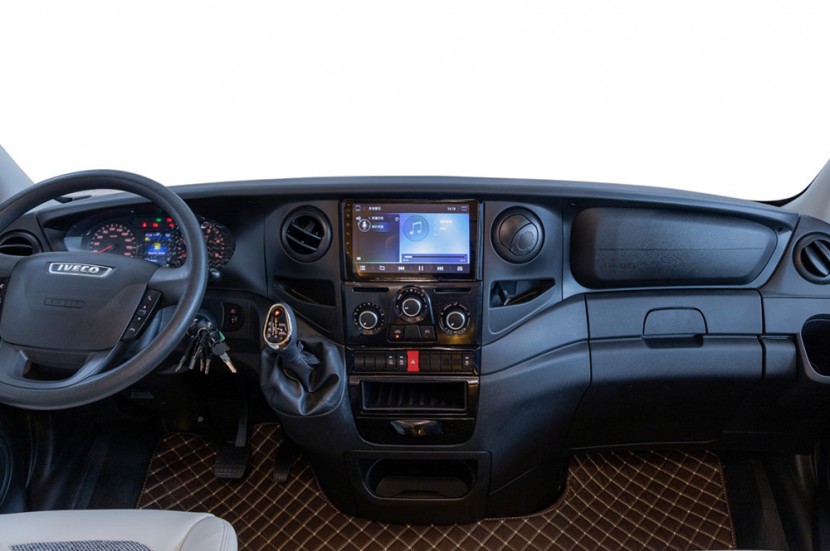 亚特尊致S2，风自远方来，纵情天地间b90674054dad4ca8e7d42670c8aab012