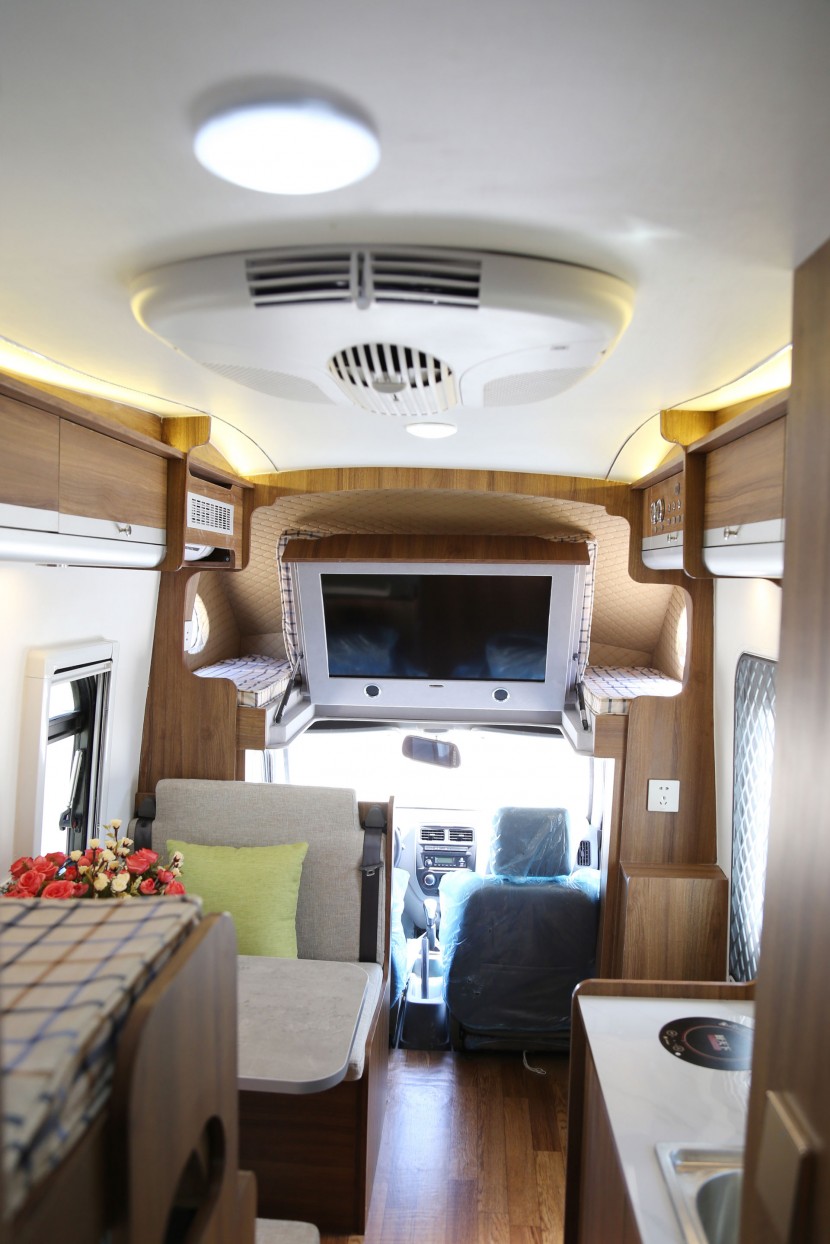 新飞房车新伽途旅居版 13.98万元 IMG_9560