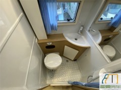 览众 20款览众塞拉依维柯双拓展C型房车