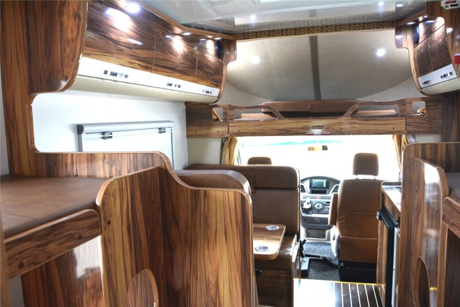 拓锐斯特依维柯C型菁英版 48.8万起 DSC_0173