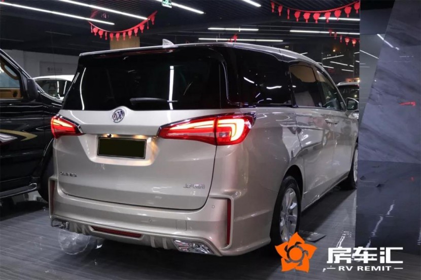 雅典娜版别克GL8商务车，改装后30来万气场翻倍！4.jpg