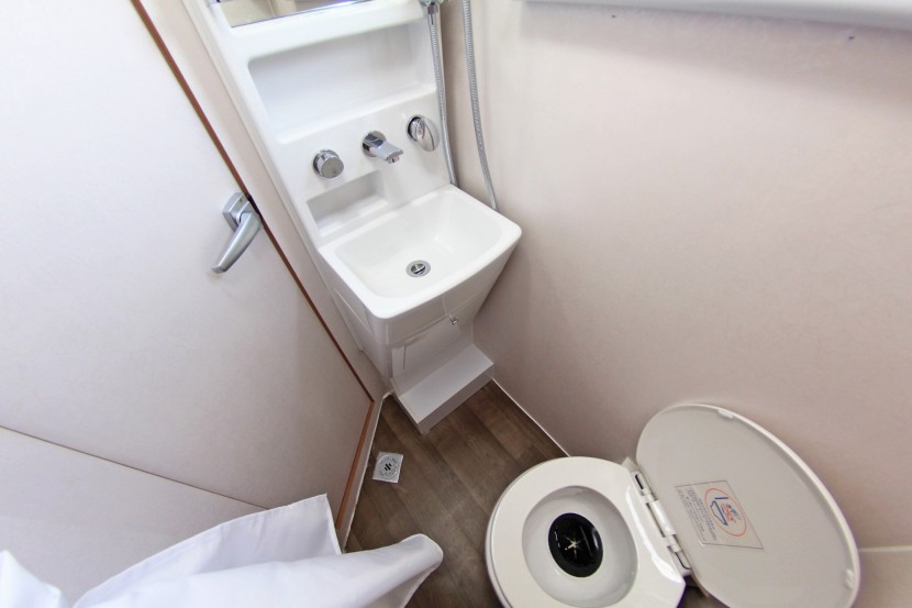 法美瑞大通L008-旅居版房车  40.8万元 IMG_7439