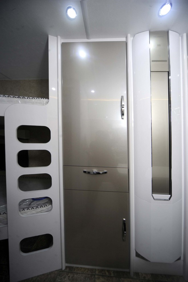 戴德隆翠C19拖挂式营地房车 17万元 _DSC8557