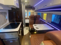 福客特房车 2021款黑骑士沙发床版