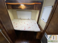 奔驰 17款奔驰双拓展C型房车