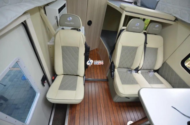 9月2日郑州房车展，齐星大通单排四驱升顶房车，漫游山海，风月无边！3c29ebd7b8e7499a1a703f33e9e31be1