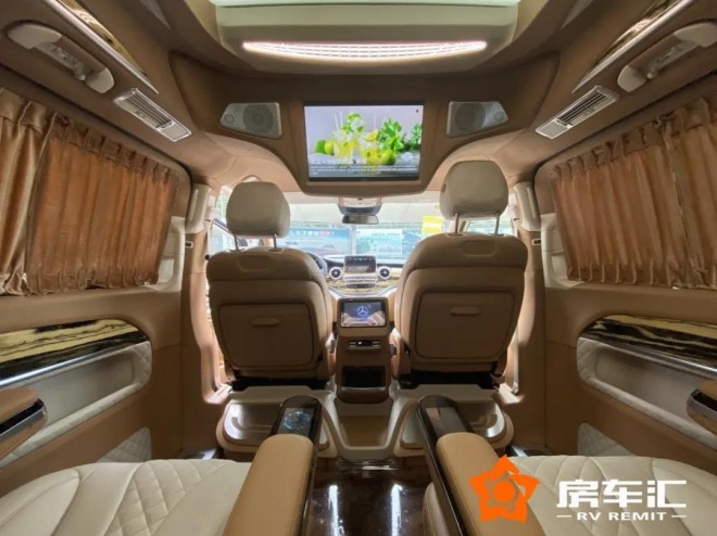 全新奔驰V级卡莫滋版，空间比床大、座椅赛沙发！7.jpg