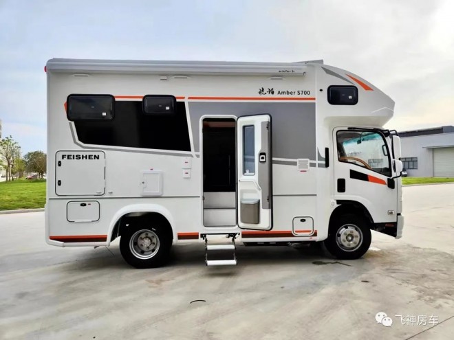 飞神房车琥珀S700，5.2T澎湃动力，大水大电大空间！e35efd25b5fb8fad6e7b4425709cfa348399