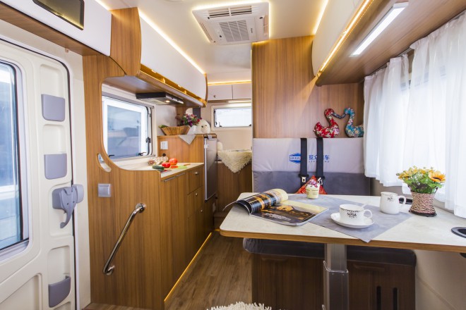 6.5洛阳房车展长城览众房车携新款国六越野皮卡C7、当红车型塞拉维房车亮相f2417f0ebf834f08b86cf613c96f1eb4