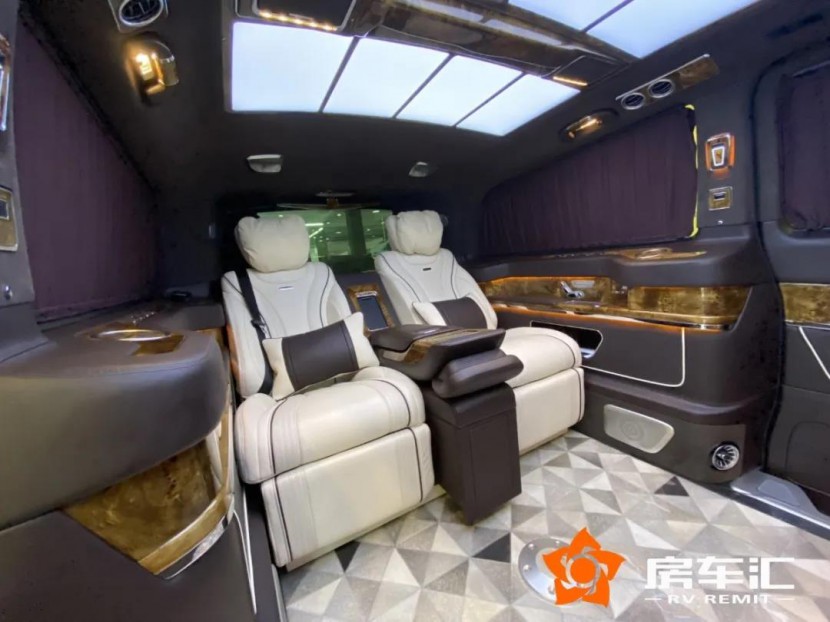2020款圣母峰巅峰版，黑金四座，镀金立标，语音智能交互，太牛了！22.jpg