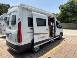 爱旅途房车 2020款2020款大通V90B型