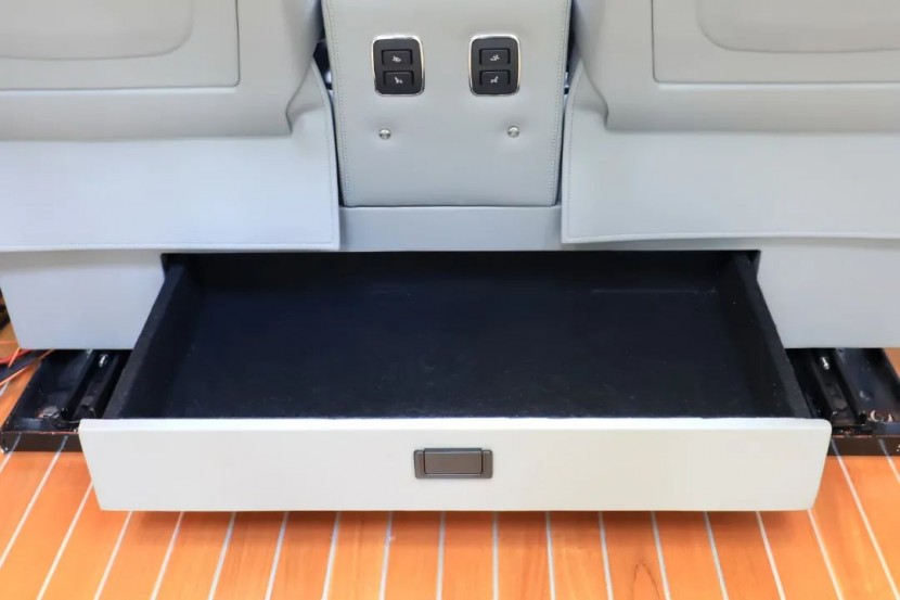 9月2日郑州房车展，景宴福特豪华商务房车，好景知时节，愿乘风可依！272f81dd91983d7b97b3048f9094264f