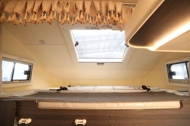 精致欧式风格、高端商务元素，“铂驰旅行家”单拓展房车 WLH_7204