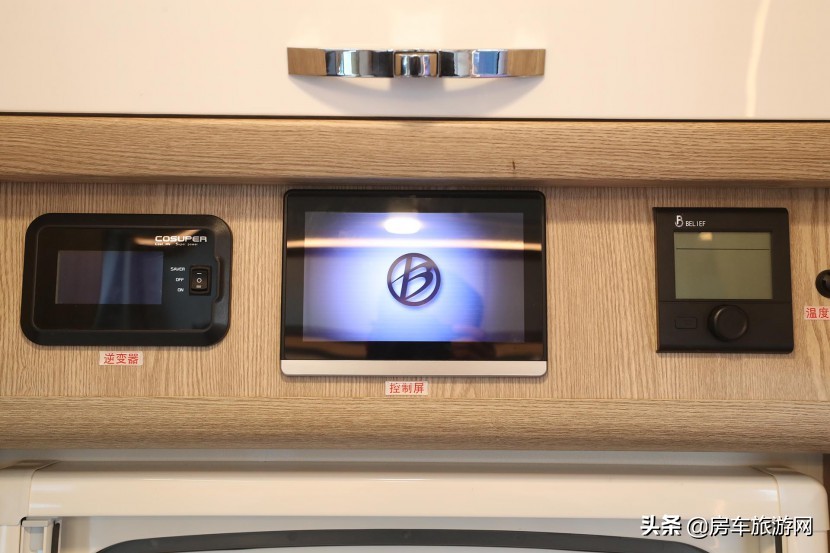 年终大促来袭!铂驰房车“大放价”!疯狂让利中,快来抢购吧~铂驰房车旅行家尊享版C型大额头无拓纵置上下床款