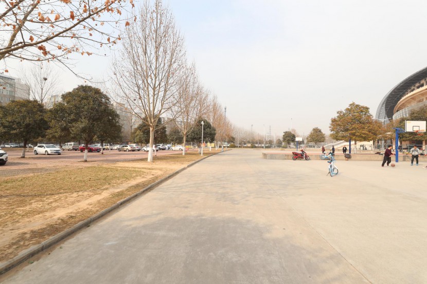 3.31郑州房车展场地河南省体育中心 WLH_3377