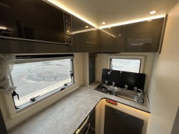 览众房车 2021款自由炮柴油版