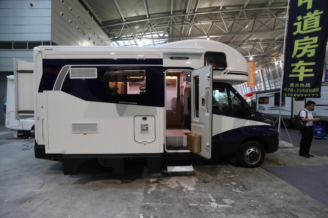 中道房车 进口依维柯中冀G8房车 92万元 WLH_6533