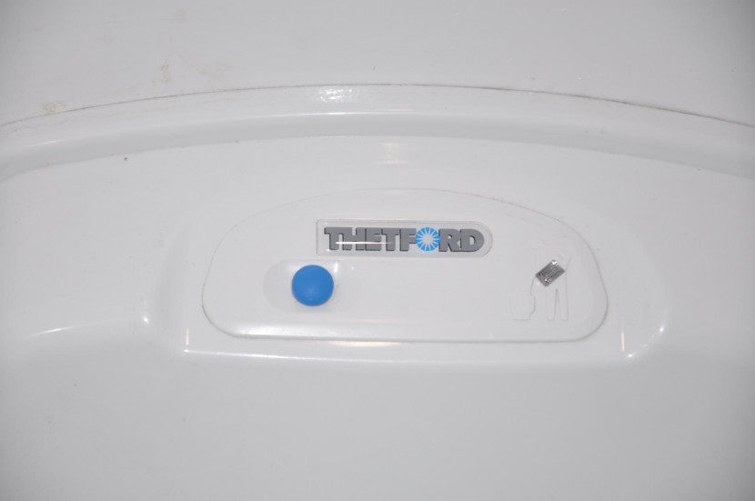 直降50万!独家团购108万即可抢购158万春田奔驰斯宾特524顶配房车 DSC_0272