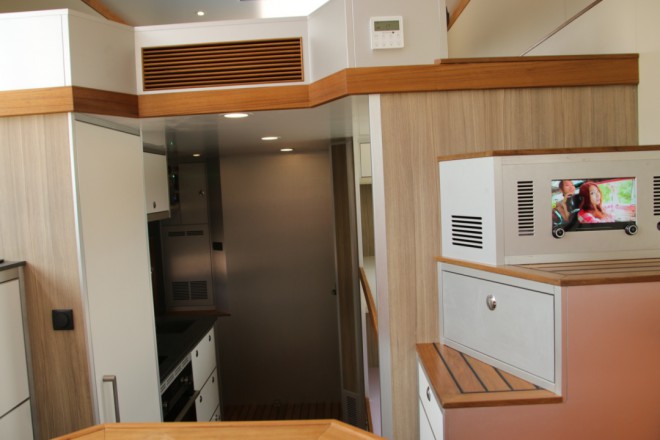 有容乃大——诺马迪森“穿越者E”豪华越野房车