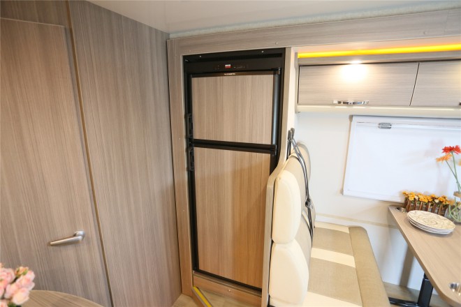 拓锐斯特依维柯C型欧尚版TIC-610A 53.8万起 2E1A3314