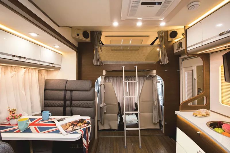 宇通房车：舒适享受一步到位，这，就是双拓展的魅力！