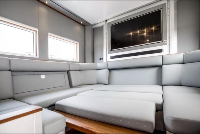 诺马迪森-“穿越者B”奔驰4x4越野房车——不惧束缚的越野房车（二）d8bd7021633c44aeb3fe0a136dab0d45