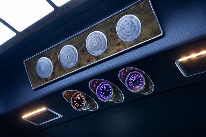 【圣母峰巅峰】奔驰六座商务车高顶无隔202103301544111422